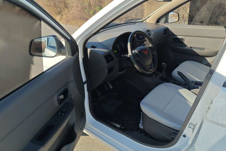 五菱汽车 五菱宏光 2020款 1.2L S基本型国VI LSI中控内饰7003