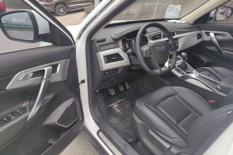 吉利汽车 博越 2016款 2.0L 手动智尚型中控内饰7002