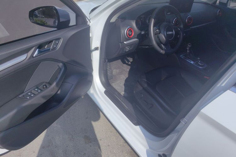 奥迪A3 2016款 Limousine 35 TFSI 领英型中控内饰7001