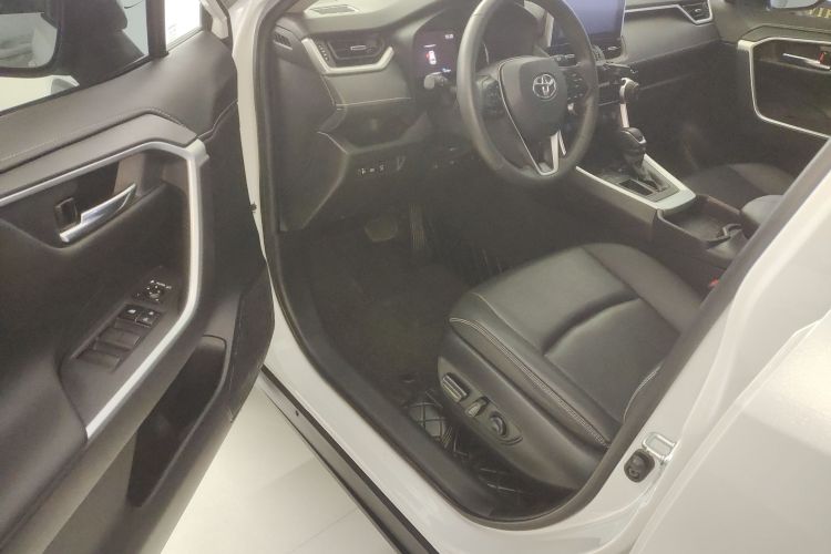 丰田 RAV4荣放 2022款 2.0L CVT两驱风尚Plus版中控内饰7002