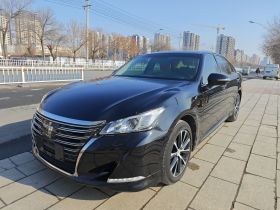 丰田 皇冠 2018款 2.0T 时尚版