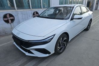 现代 伊兰特 2023款 1.5L CVT LUX尊贵版