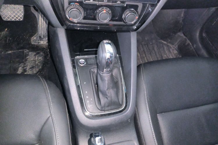 大众 速腾 2018款 280TSI DSG舒适型局部细节18