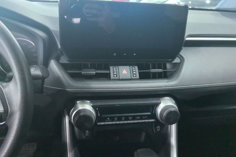 丰田 威兰达 2023款 2.0L CVT两驱领先版局部细节16