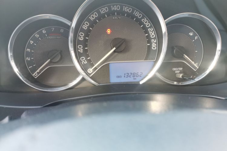 丰田 雷凌 2016款 1.6G 手动精英版中控内饰15