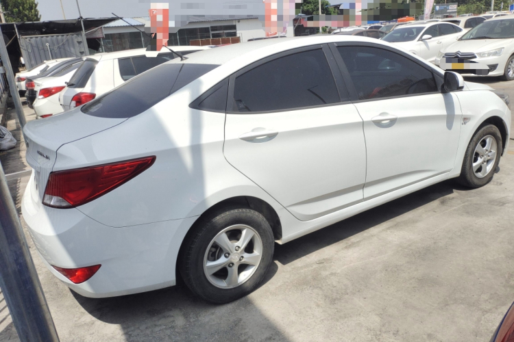 现代 瑞纳 2016款 1.4L 手动智能型GLS车身外观6003