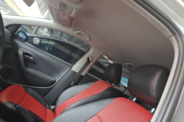 大众 Polo 2016款 1.4L 手动风尚型中控内饰7004