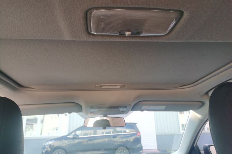 丰田 雷凌 2016款 1.6G 手动精英版中控内饰7004