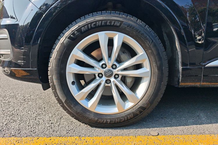 奥迪Q7 2019款 45 TFSI 舒适型车身外观6008
