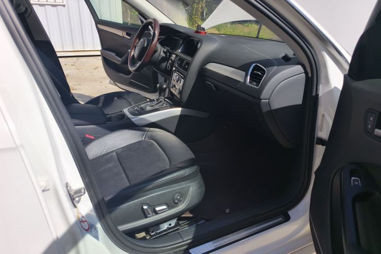 奥迪A4L 2015款 35 TFSI 自动标准型局部细节9004