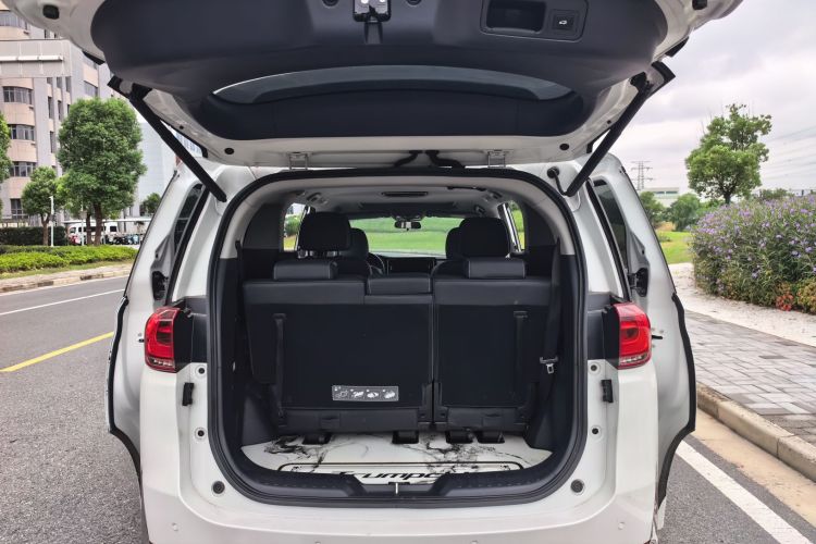 广汽传祺 传祺M8 2023款 领秀系列 390T 豪华版局部细节23