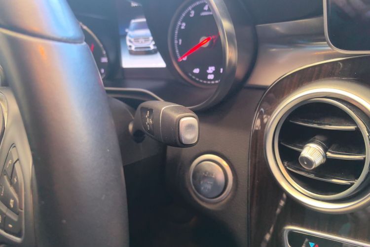 奔驰GLC 2019款 GLC 260 L 4MATIC 豪华型局部细节18