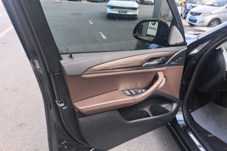 宝马X3 2022款 xDrive30i 领先型 M曜夜套装中控内饰7003