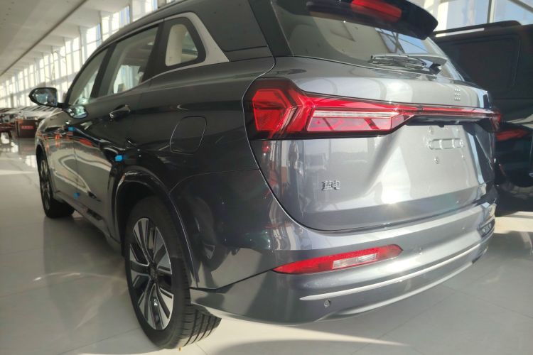 蓝电E5 PLUS 2025款 120km 标准旅行定制版 7座车身外观6005