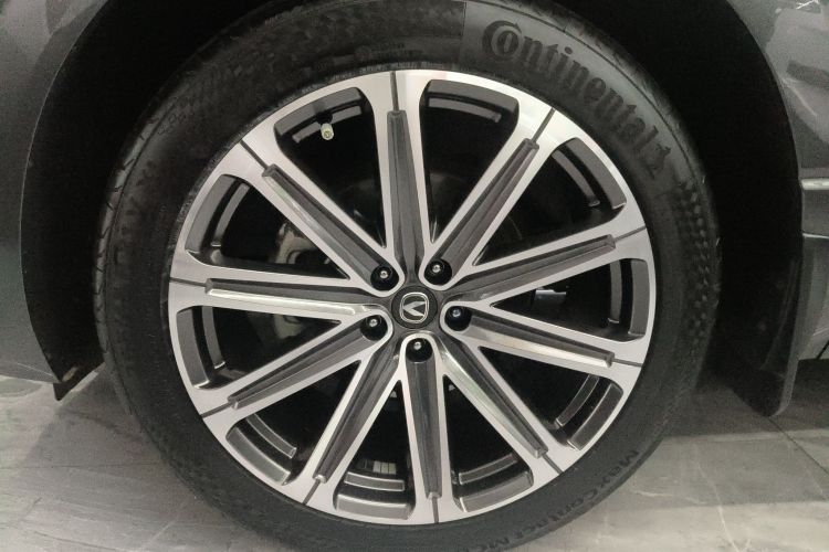 长安UNI-K 2024款 2.0T 两驱全球行版车身外观6003