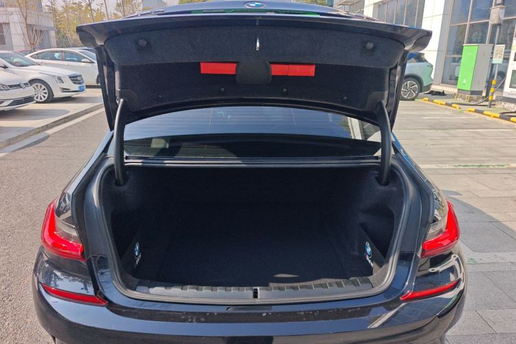 宝马3系 2022款 改款 325i M运动曜夜套装局部细节23