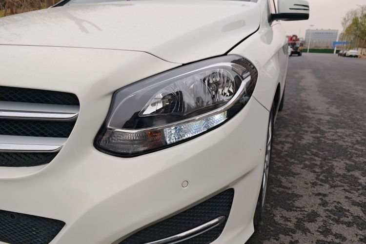 奔驰B级 2015款 B 200 动感型车身外观6008