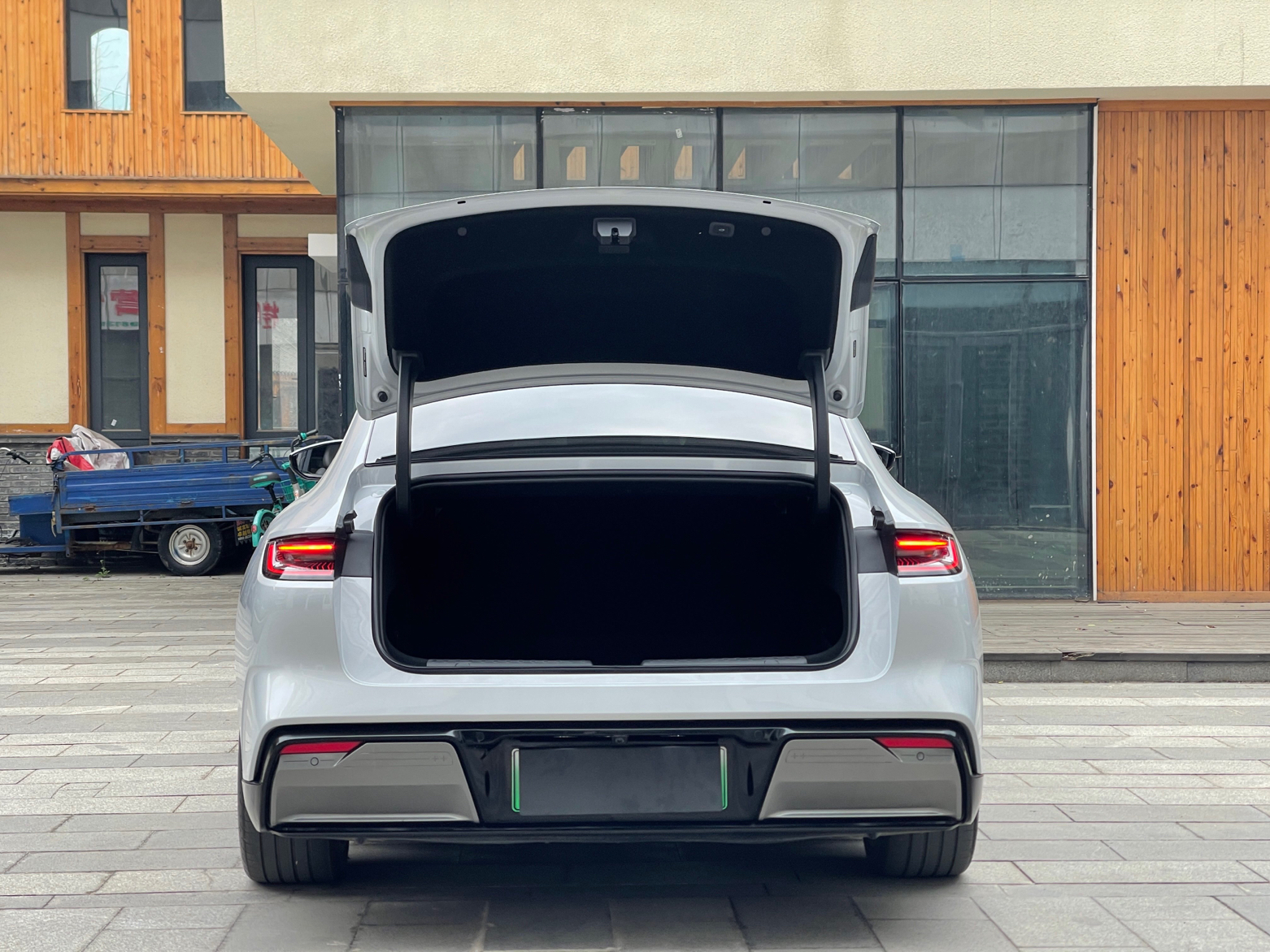 吉利银河 银河E8 2024款 665km 后驱星舰 远航版