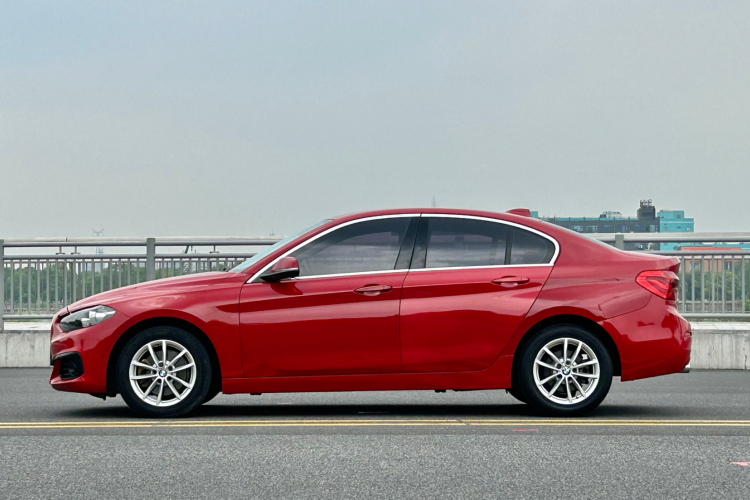 宝马1系 2018款 118i 时尚型车身外观6003