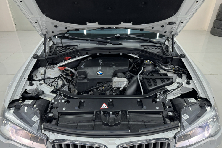 宝马X3(进口) 2014款 xDrive20i X设计套装机舱底盘24