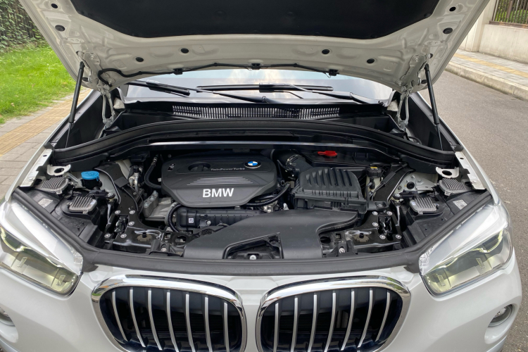 宝马X1 2018款 sDrive18Li 尊享型机舱底盘24