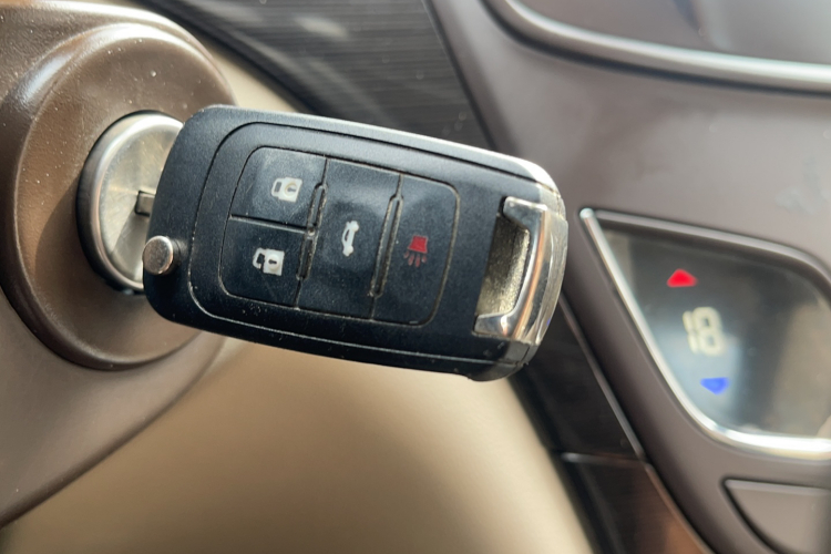 别克 君威 2015款 2.0L 领先时尚型中控内饰11