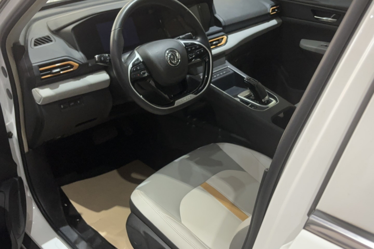 东风风神E70 2023款 PRO 智行版中控内饰7003