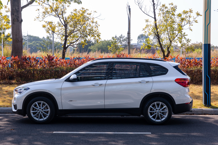 宝马X1 2018款 sDrive18Li 时尚型车身外观4