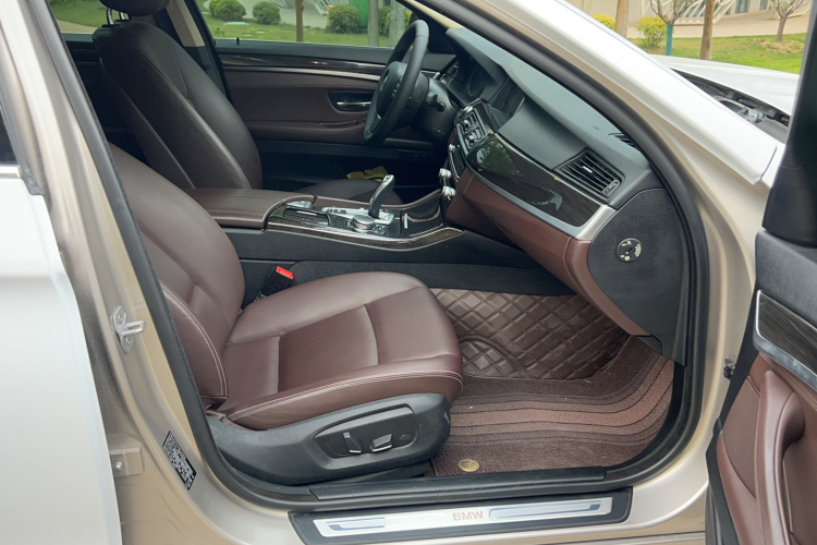 宝马5系 2014款 525Li 豪华设计套装局部细节41