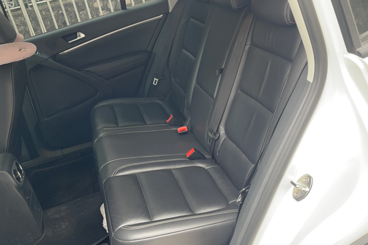 大众 途观 2016款 280TSI 自动两驱丝绸之路舒适版中控内饰7004