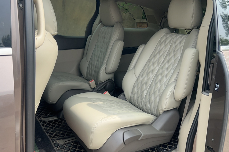 别克GL8 2013款 2.4L CT豪华商务舒适版中控内饰7004