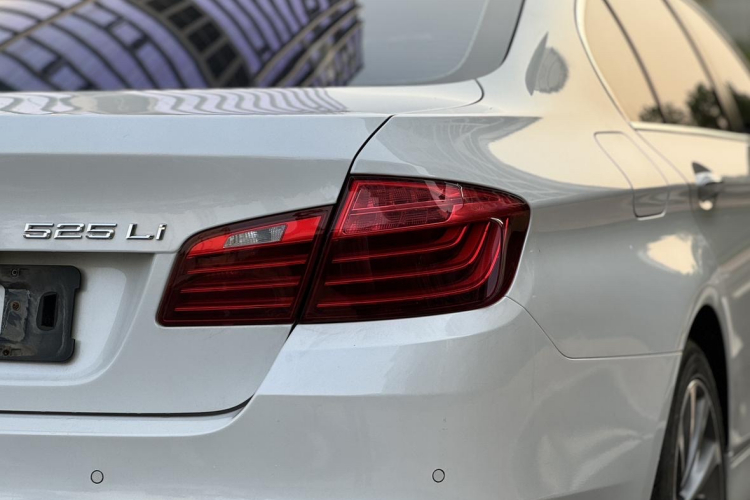 宝马5系 2017款 525Li 领先型车身外观6006