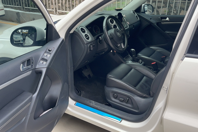 大众 途观 2016款 280TSI 自动两驱丝绸之路舒适版中控内饰7003