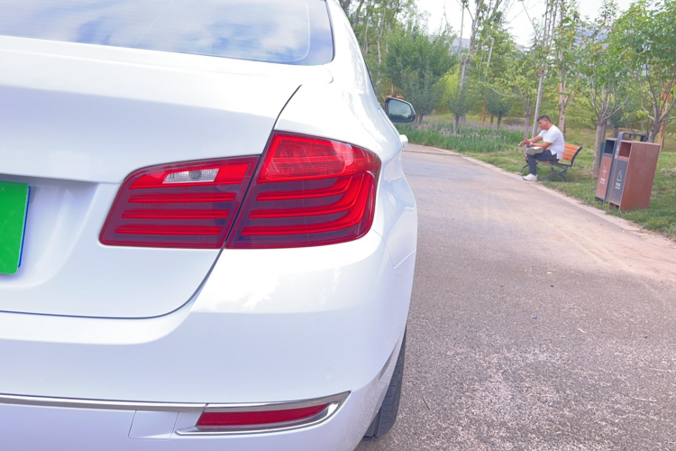 宝马5系 2014款 525Li 豪华设计套装车身外观6006