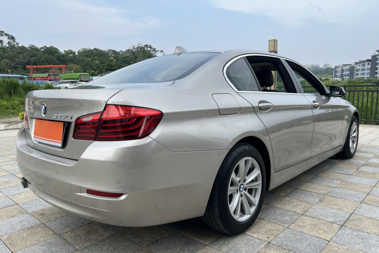 宝马5系 2014款 520Li 典雅型车身外观7