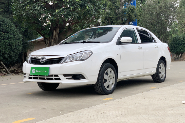 比亚迪F3 2015款 节能版 1.5L 手动舒适型车身外观1