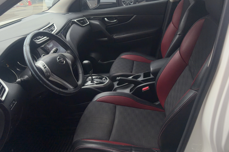 日产 逍客 2017款 2.0L CVT豪华版 国V中控内饰19