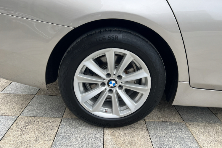 宝马5系 2014款 520Li 典雅型车身外观56