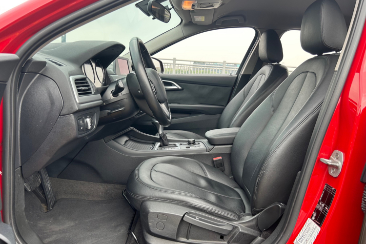 宝马1系 2018款 118i 时尚型局部细节19