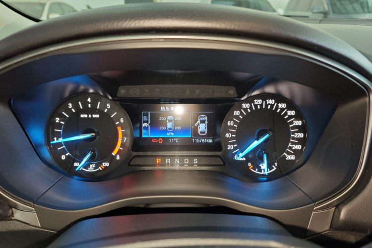 福特 蒙迪欧 2017款 EcoBoost 200 时尚型中控内饰15