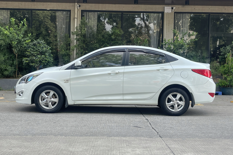 现代 瑞纳 2014款 1.4L 自动智能型GLS车身外观6003