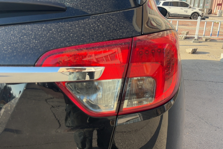 别克 昂科威 2017款 28T 四驱精英型车身外观9