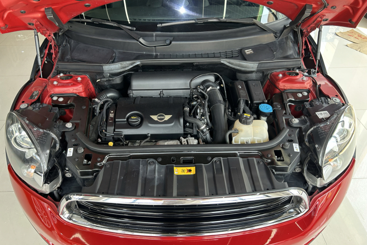 MINI Countryman 2016款 1.6T COOPER ALL4 Fun装备控机舱底盘24