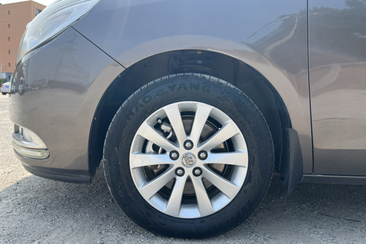 别克GL8 2013款 2.4L CT豪华商务舒适版车身外观6007