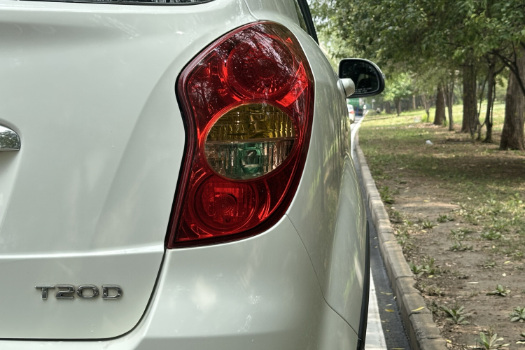 双龙 柯兰多 2011款 2.0T 柴油两驱自动豪华导航版车身外观6006