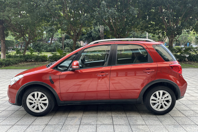 铃木 天语 SX4 2013款 1.6L 自动酷锐型车身外观6003