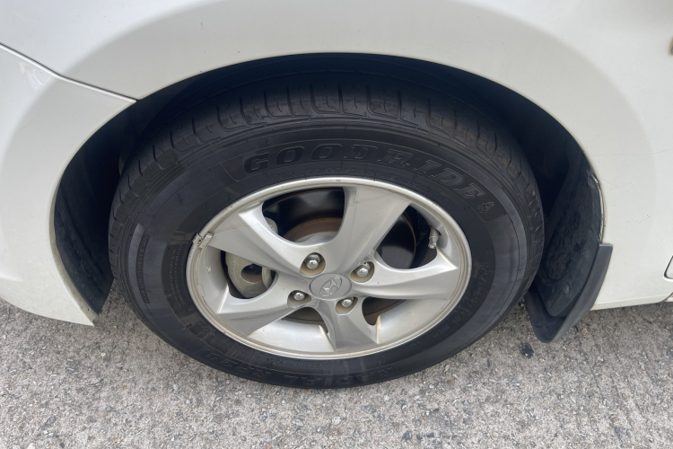 现代 瑞纳 2014款 1.4L 自动智能型GLS车身外观6007