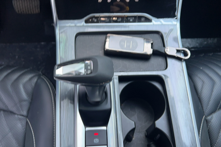 星途凌云 2023款 400T 两驱星尊版中控内饰18