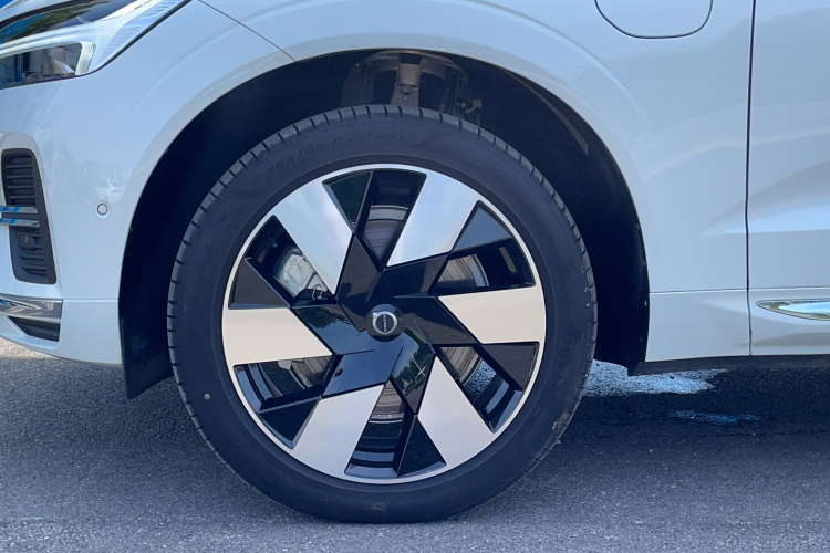 沃尔沃XC60新能源 2024款 T8 插电混动 长续航四驱智雅豪华版车身外观6007