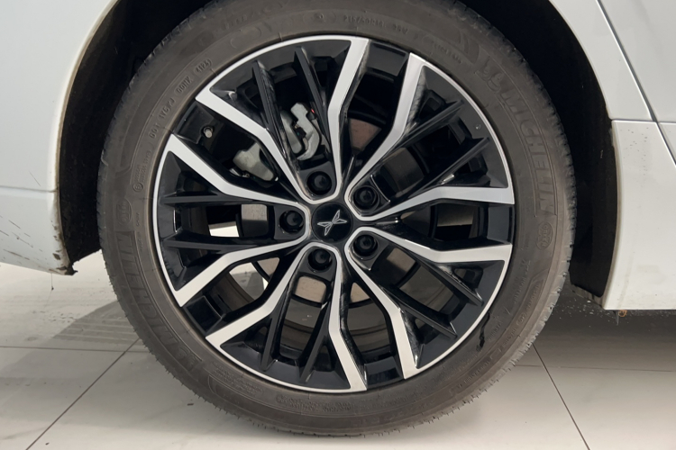 小鹏P5 2024款 500Pro版车身外观6008